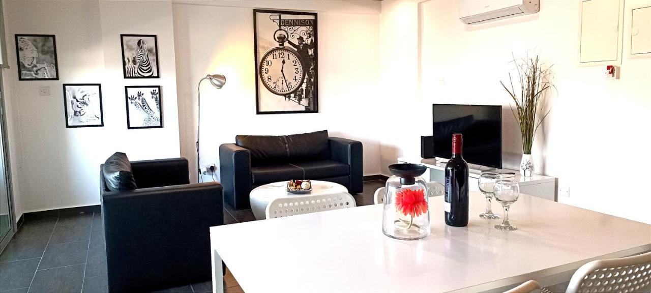 Dezo Luxury Town Apartment Λάρνακα Εξωτερικό φωτογραφία