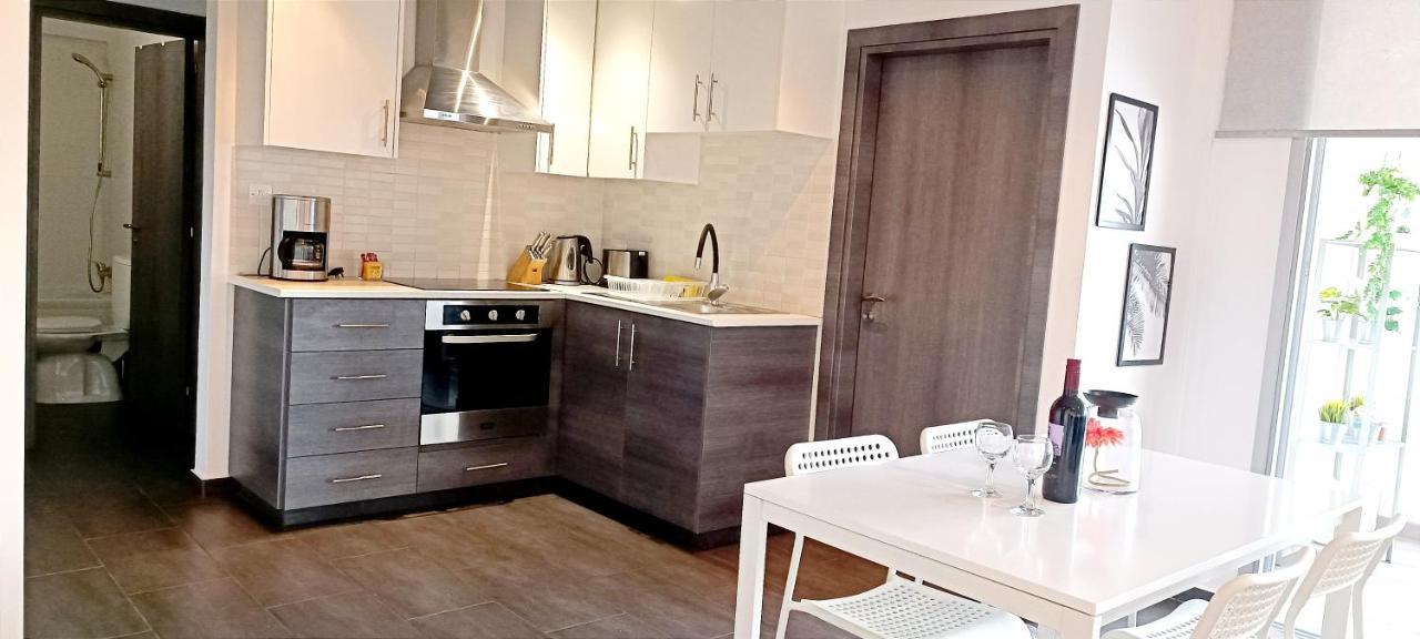 Dezo Luxury Town Apartment Λάρνακα Εξωτερικό φωτογραφία